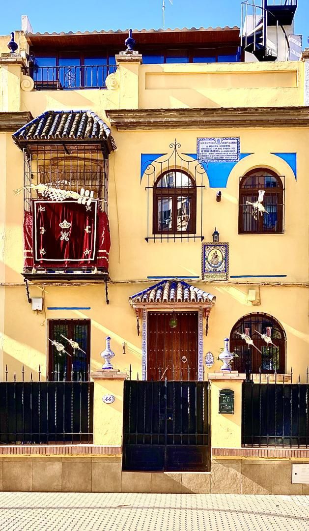 Vista exterior de Casa o xalet en venda en  Sevilla Capital amb Aire condicionat, Calefacció i Jardí privat