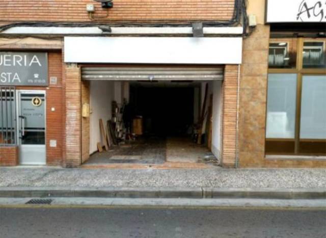 Local comercial en Venta en Calle de Pontevedra, 27 en Barrio Torrero