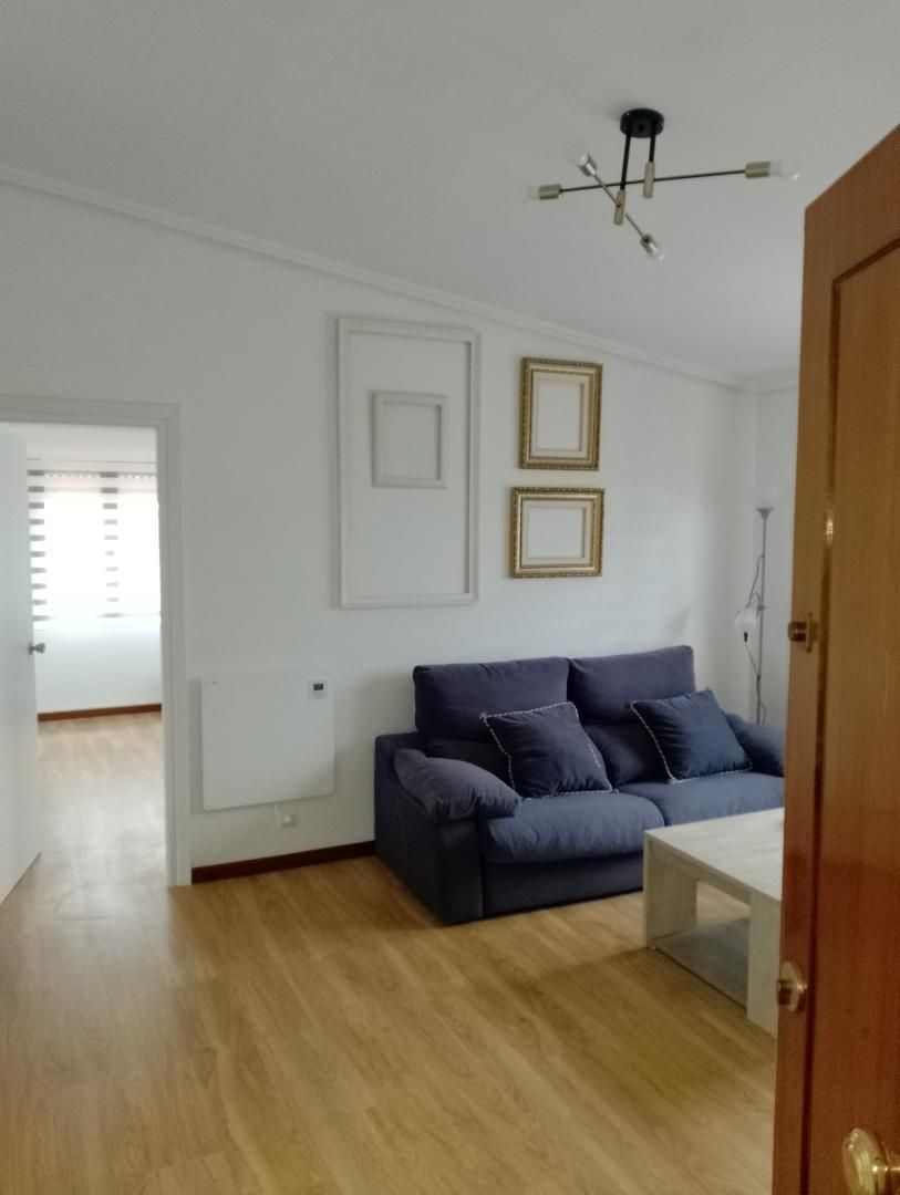 Pis en venda a Calle El Palacio, 1, Cervera de Pisuerga Sala d'estar de Pis en venda en Cervera de Pisuerga amb Calefacció, Parquet i Traster