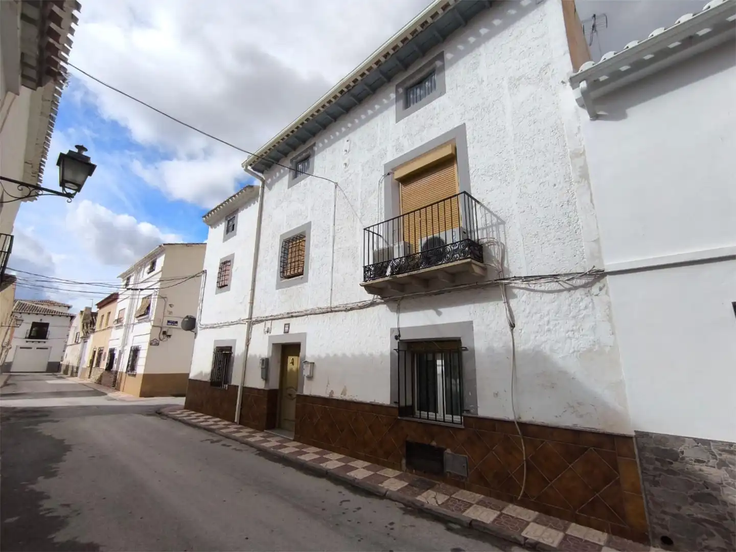 Casa adosada en venda a A-326, 19, Huéscar Vista exterior de Casa adosada en venda en Huéscar amb Aire condicionat, Jardí privat i Terrassa