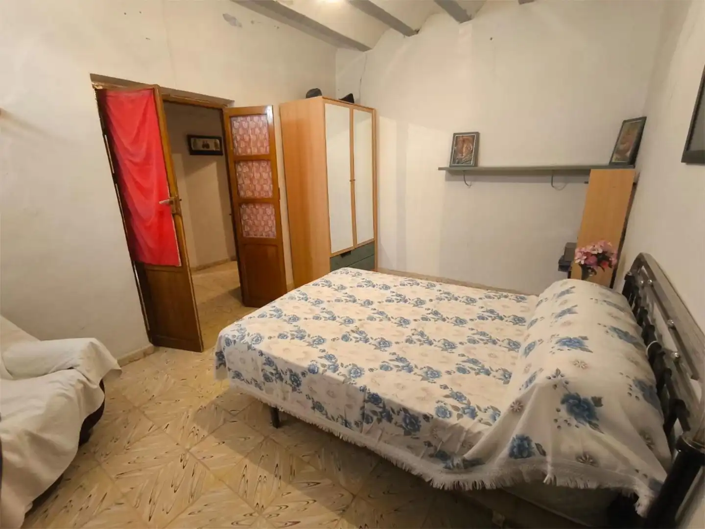 Casa adosada en venda a A-326, 19, Huéscar Dormitori de Casa adosada en venda en Huéscar amb Aire condicionat, Jardí privat i Terrassa