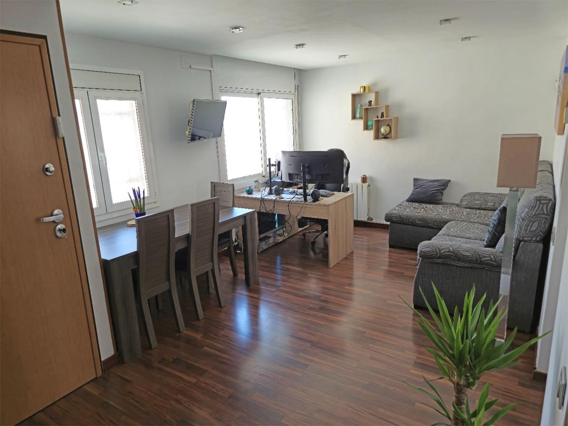 Sala d'estar de Dúplex en venda en Badalona amb Aire condicionat