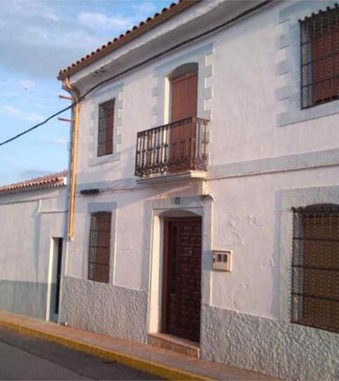 House or chalet for sale in Villapalacios, Albacete - image 2 Photo 2 of House or chalet for sale in Villapalacios, Albacete