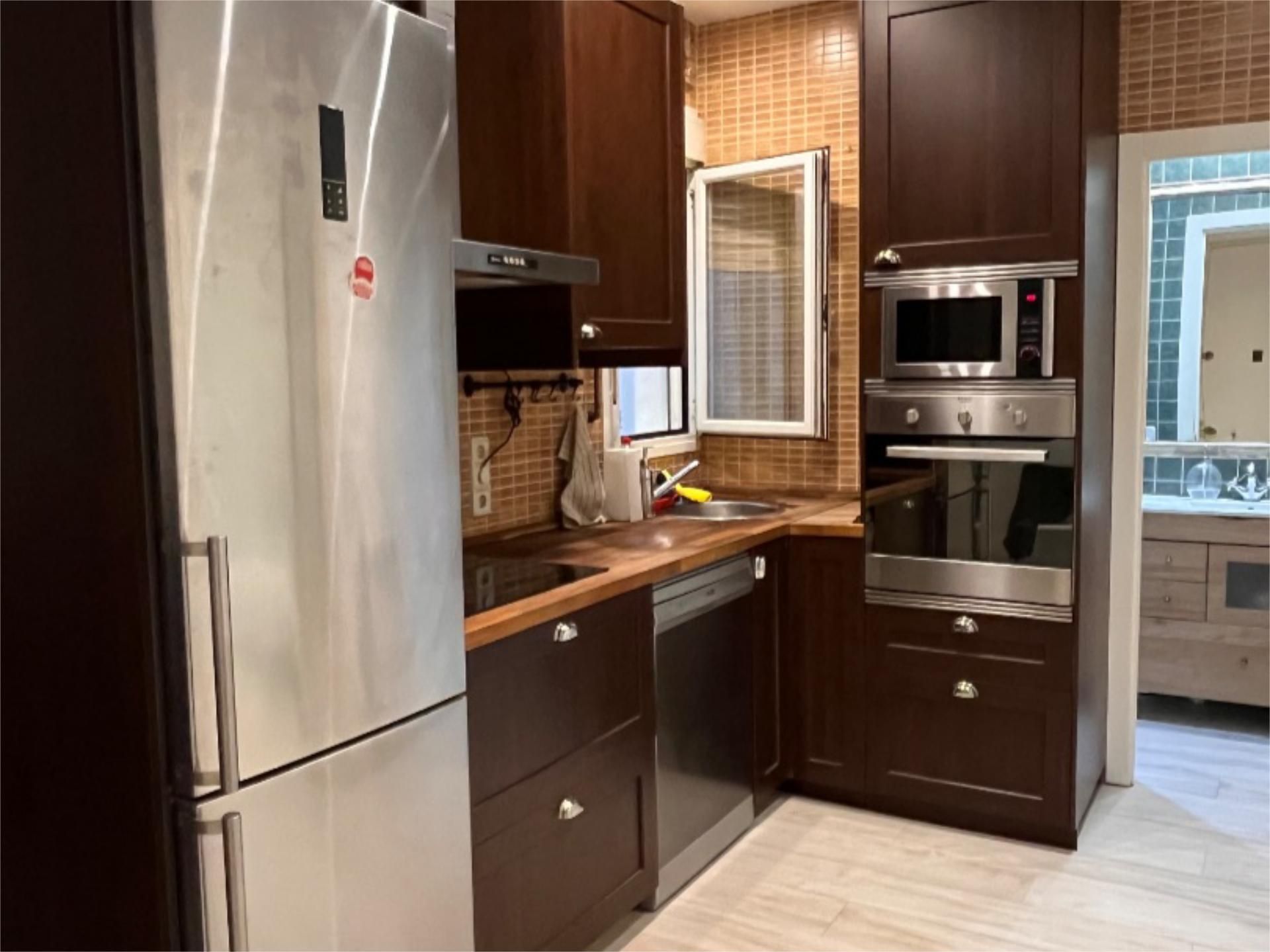 Flat to rent in Ronda de Segovia, 22, Imperial Kitchen of Flat to rent in  Madrid Capital  with Heating, Parquet flooring and Furnished