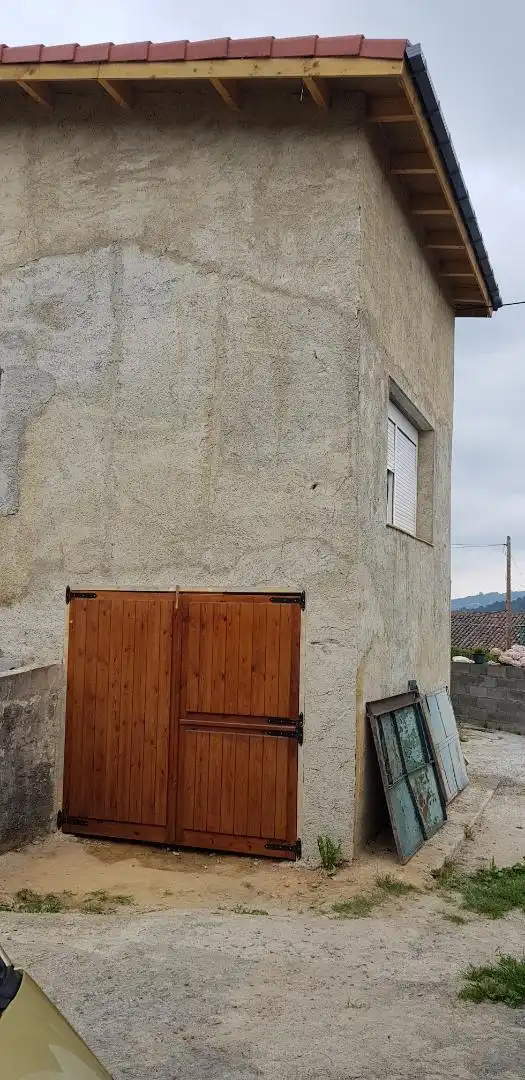 Vista exterior de Casa adosada en venda en Langreo amb Jardí privat i Balcó