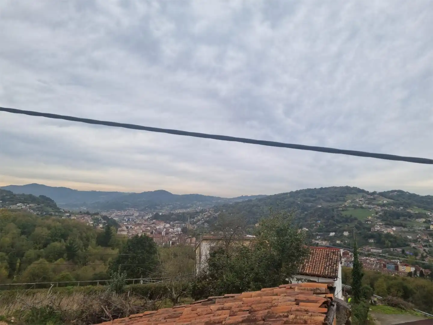 Vista exterior de Casa adosada en venda en Langreo amb Jardí privat i Balcó