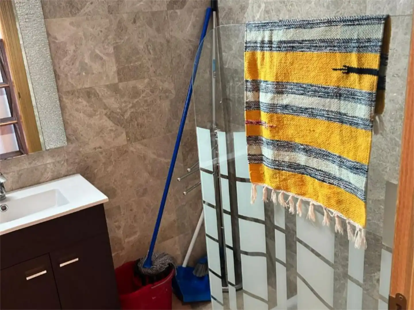 Bathroom of Flat for rent in Sierra Nevada  with Heating, Parquet flooring and Storage room