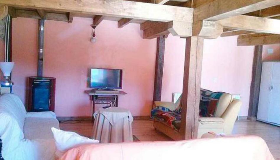 Casa adosada de alquiler en Campoo de Yuso, Cantabria - imagen 1 Foto 1 de Casa adosada de alquiler en Campoo de Yuso, Cantabria