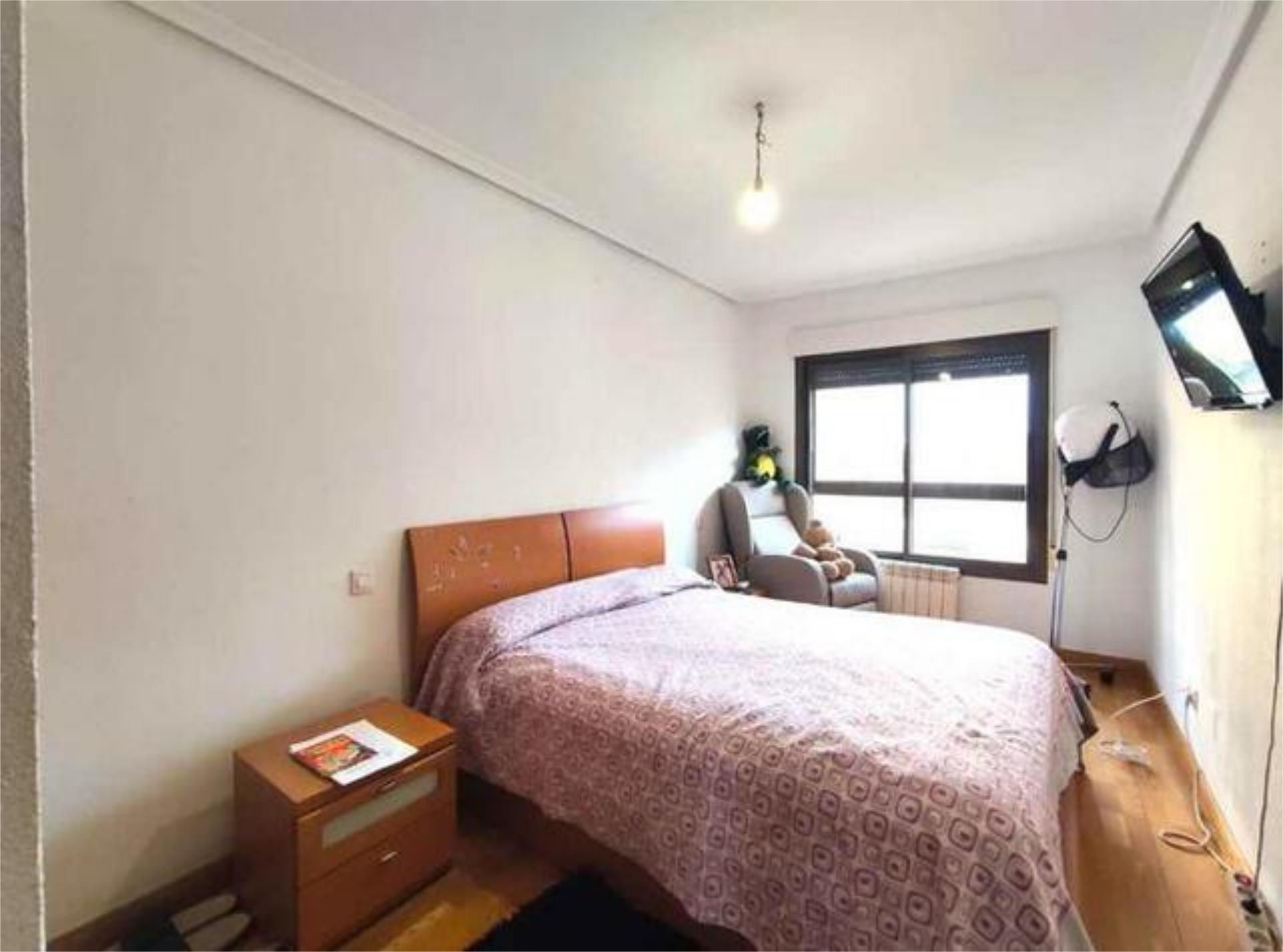 Bedroom of House or chalet to share in Burgos Capital