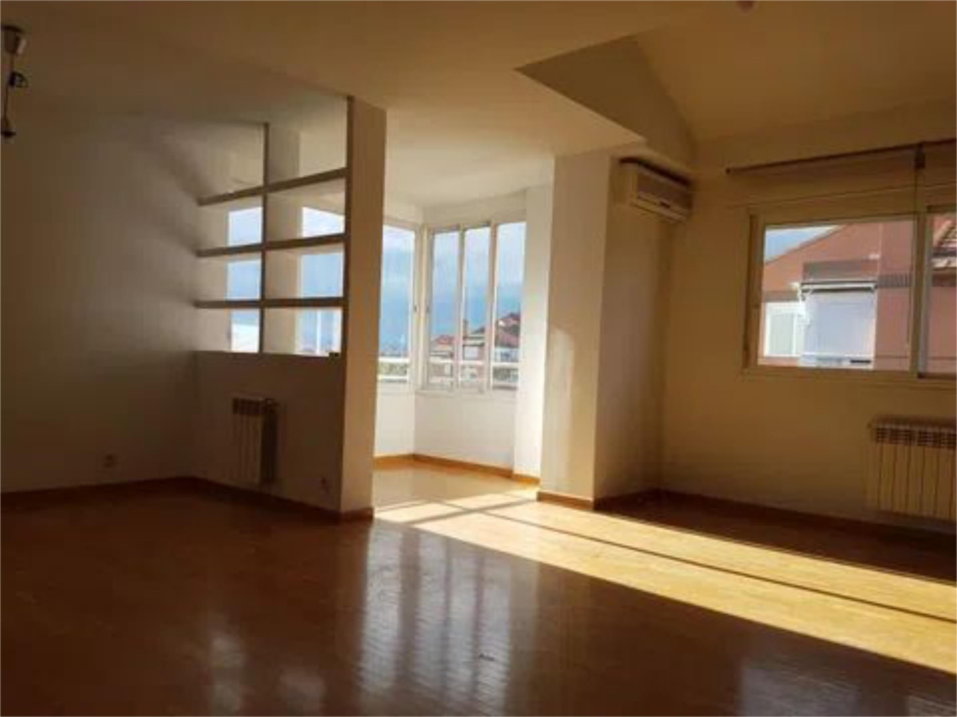 Living room of Flat for sale in Boadilla del Monte  with Air Conditioner, Heating and Private garden