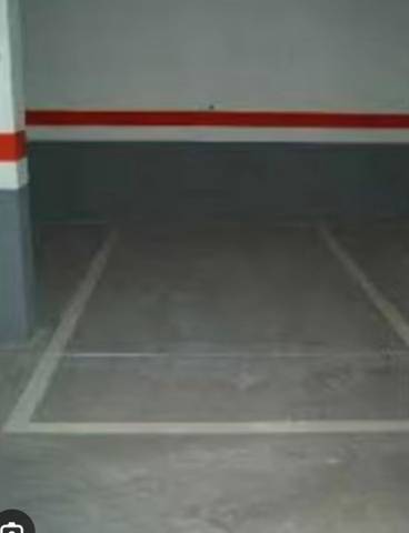 Garaje en Alquiler en Carrer del Notari Salvador Dalí, 9 en Creu de la Mà