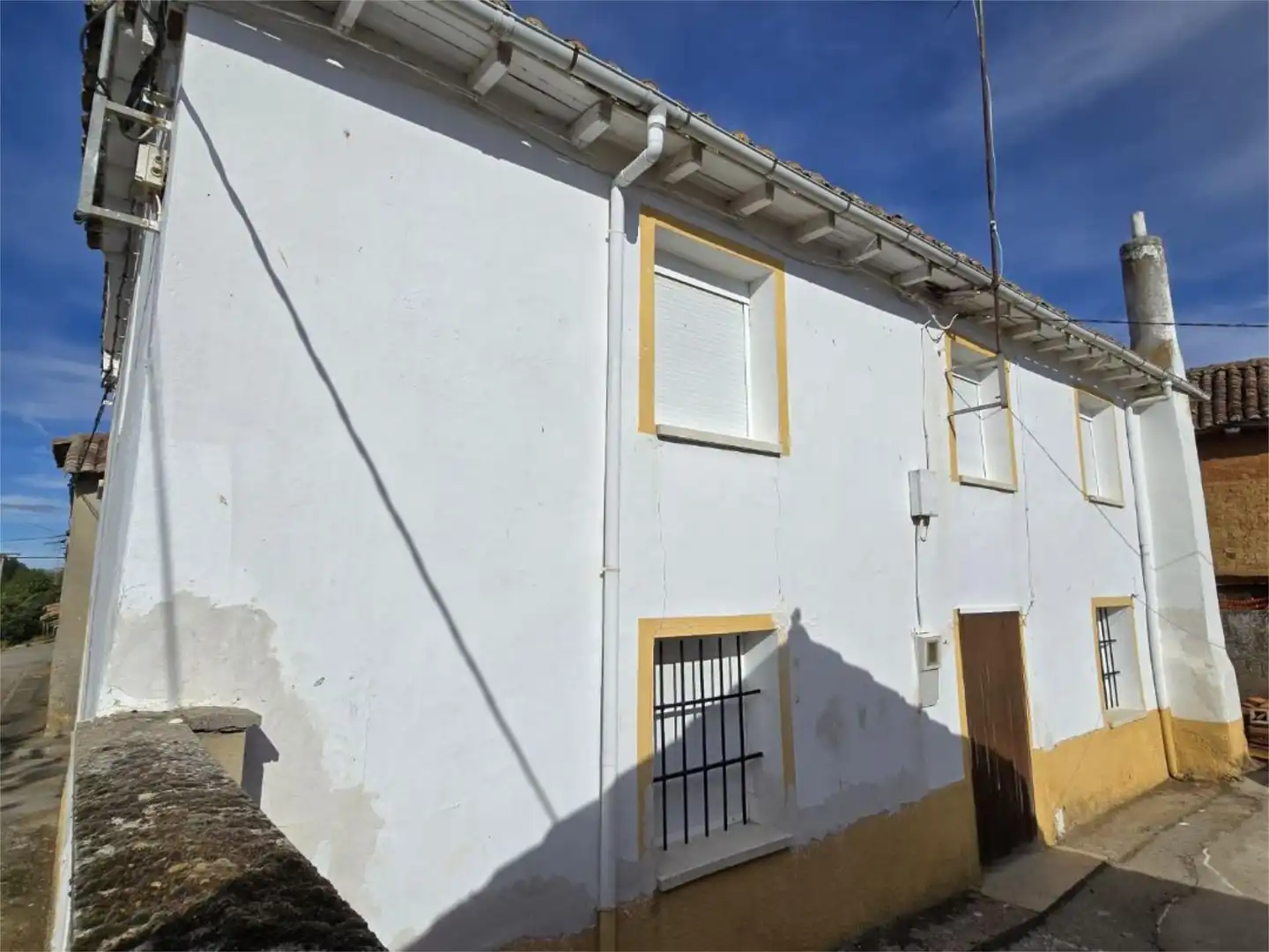 Vista exterior de Piso en venta en Almanza