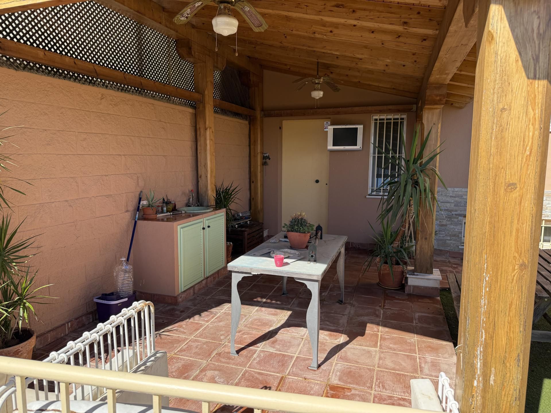 Terrassa de Casa o xalet en venda en Alcalá de Guadaira amb Aire condicionat, Jardí privat i Terrassa