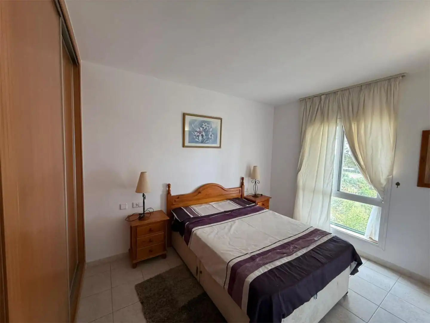 Apartament de lloguer a Calle Betula, 3, La Capellanía - El Higuerón Dormitori de Apartament de lloguer en Benalmádena amb Aire condicionat, Terrassa i Piscina