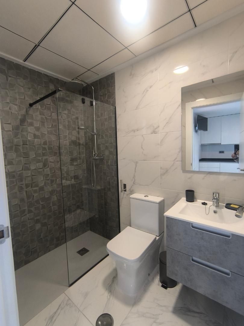 Bathroom of Loft to rent in Torrevieja  with Air Conditioner, Heating and Furnished