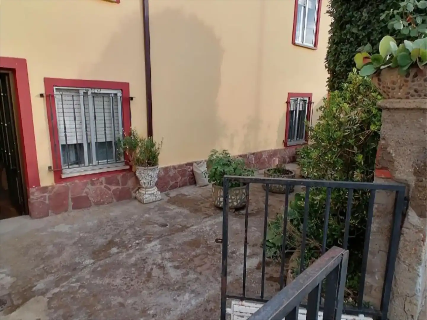 Piso en venta en Calle Vista Alegre, 28, Armunia Jardín de Piso en venta en León Capital