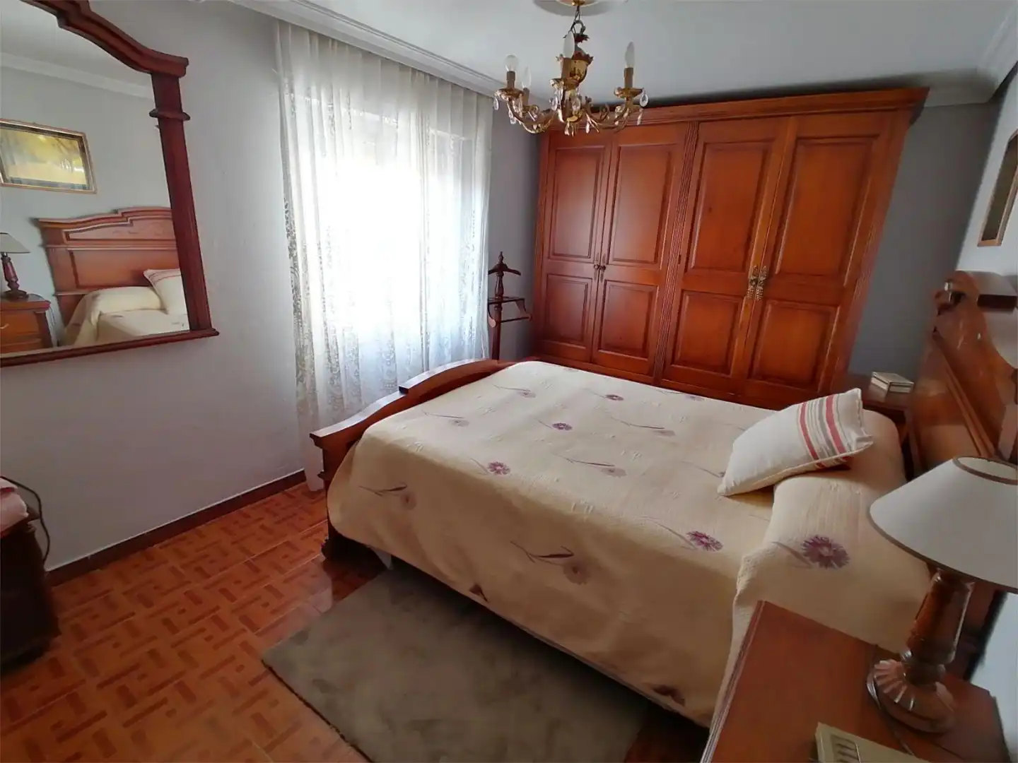Piso en venta en Calle Vista Alegre, 28, Armunia Habitación de Piso en venta en León Capital