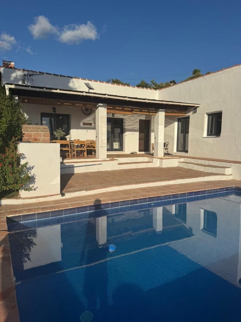 Piscina de Finca rústica en venda en Alozaina amb Aire condicionat, Calefacció i Terrassa