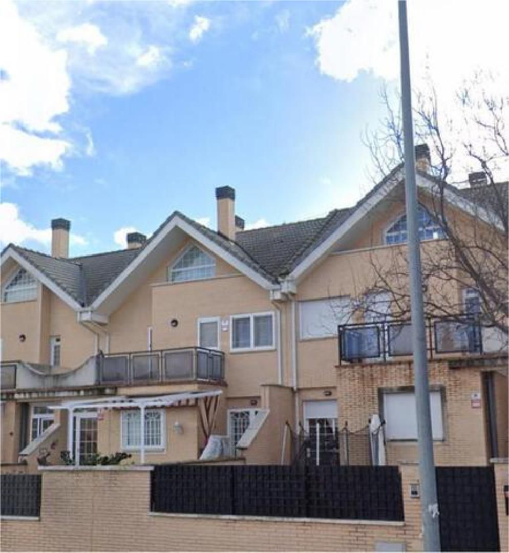 Estudio para compartir en Hospital Vista exterior de Estudio para compartir en Valdemoro con Calefacción, Jardín privado y Terraza