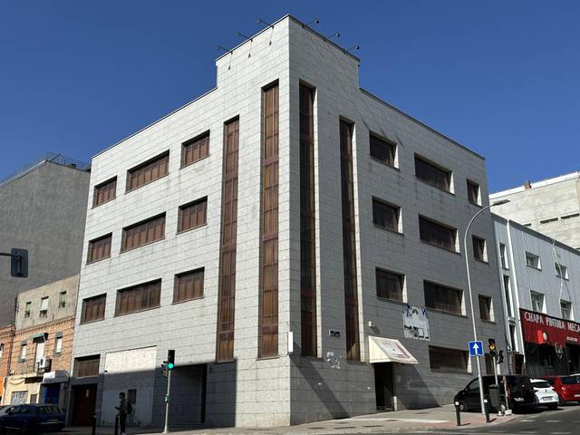 Local comercial en Venta en Calle de Miguel Yuste, 30 en Simancas