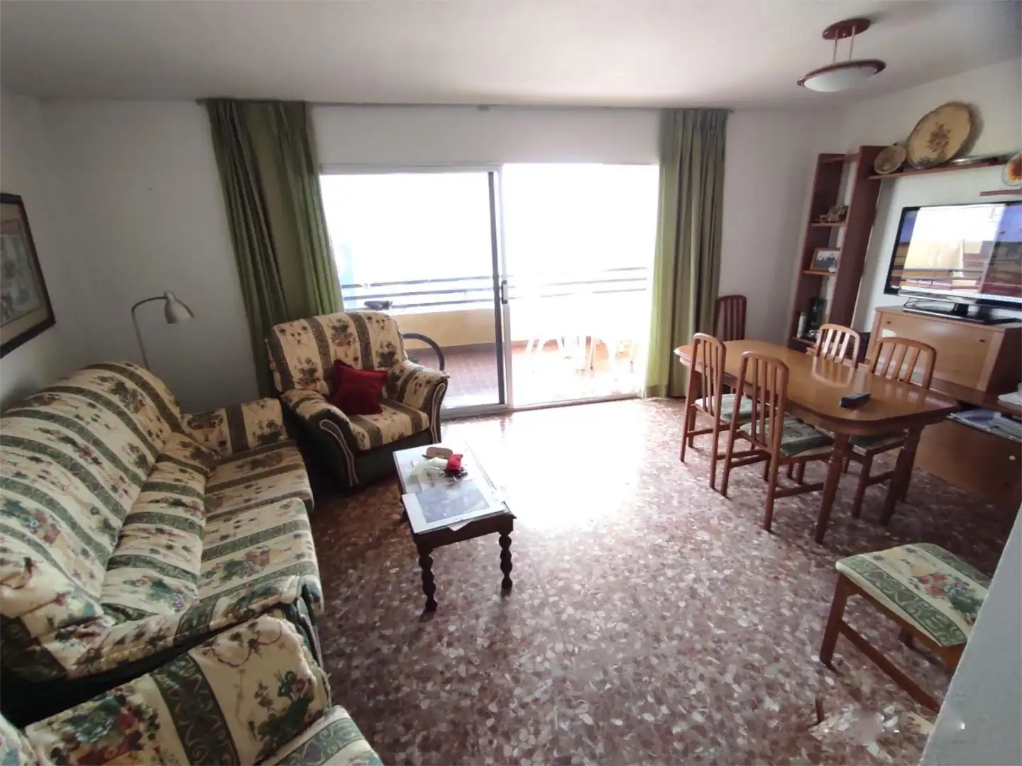 Wohnzimmer von Wohnung zum Verkauf in Almonte mit Heizung, Privatgarten und Terrasse