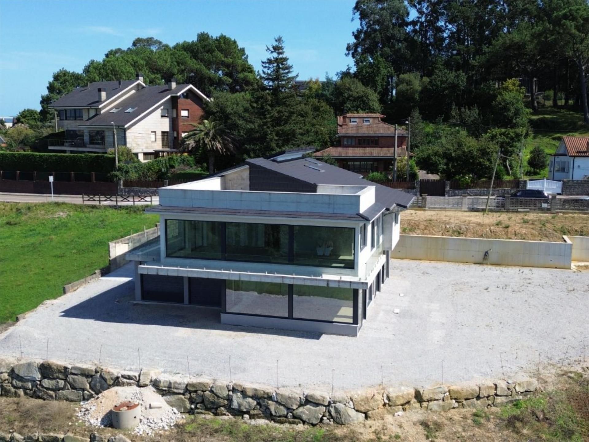 Casa o xalet en venda a Avenida Parayas, 65a, Maliaño Vista exterior de Casa o xalet en venda en Camargo amb Terrassa i Balcó