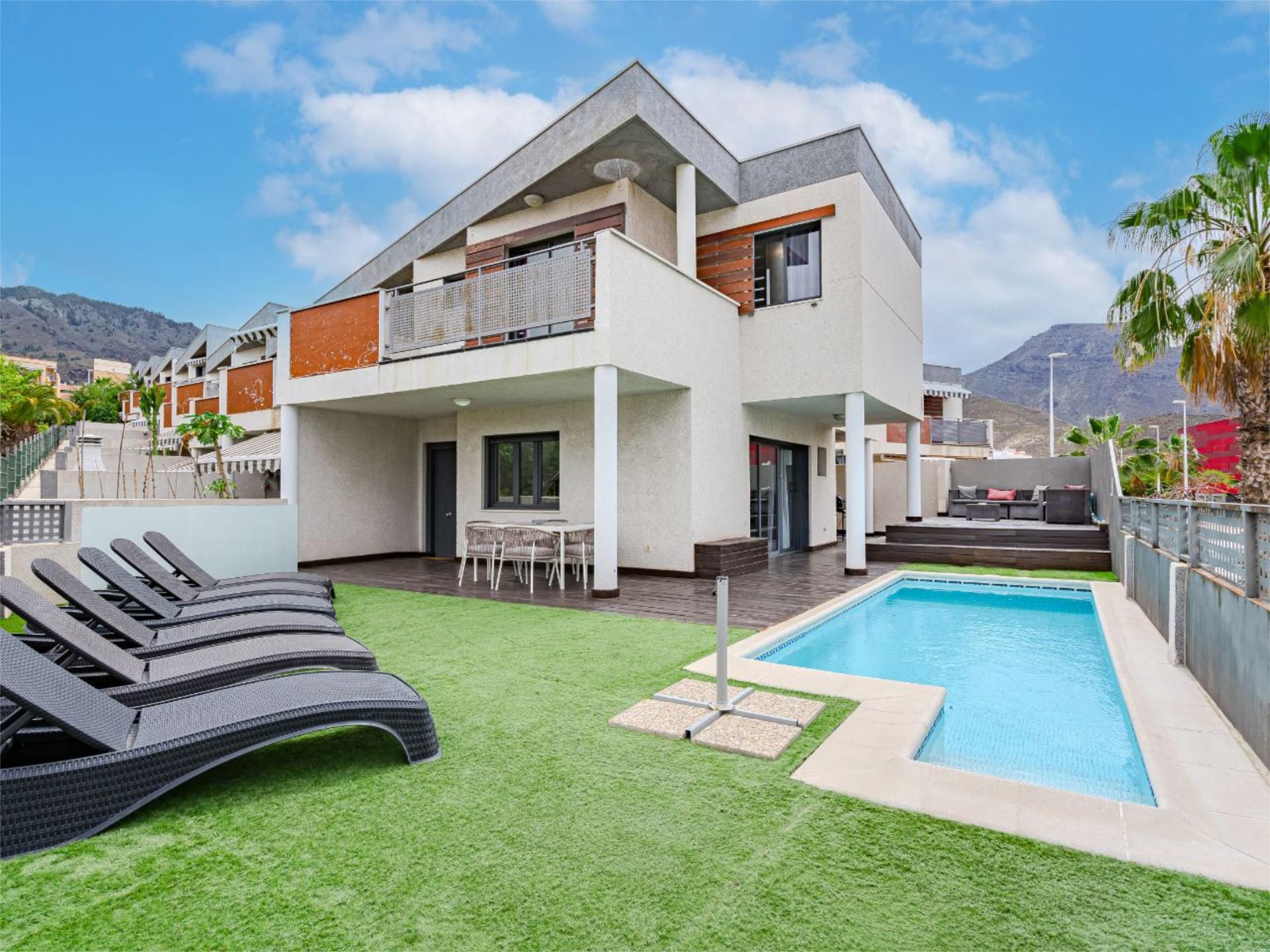 Single-family semi-detached for sale in Calle Azimut, 14, Casco Urbano Exterior view of Single-family semi-detached for sale in Adeje  with Air Conditioner, Terrace and Swimming Pool