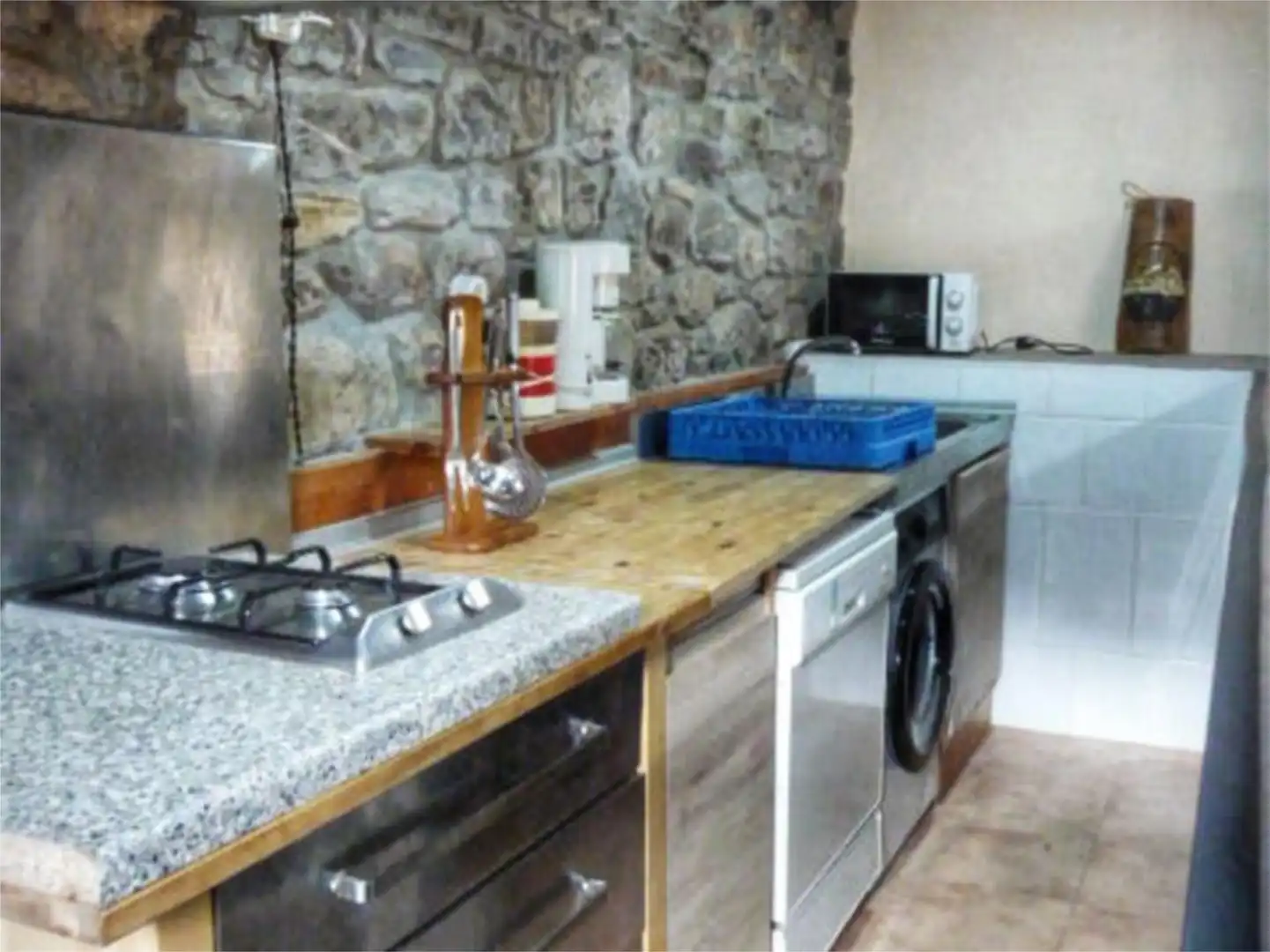 Casa o xalet en venda a Carretera Principal, 28, San Emiliano Cuina de Casa o xalet en venda en San Emiliano amb Calefacció, Jardí privat i Parquet