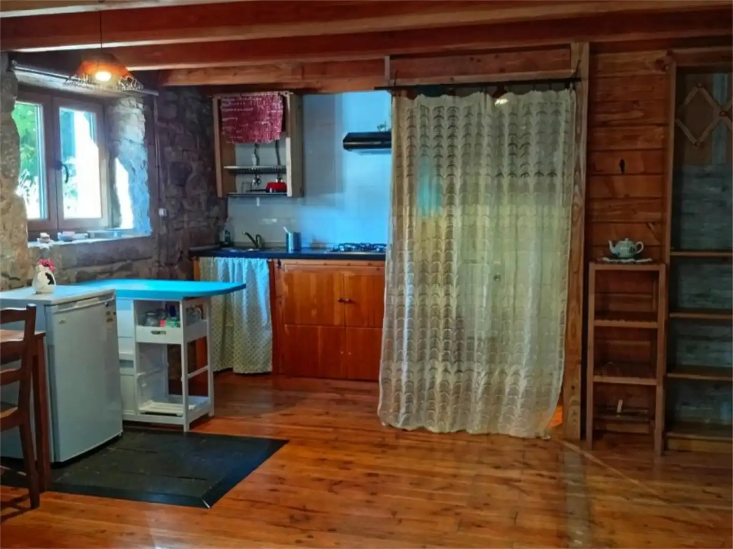 Casa o xalet en venda a Carretera Principal, 28, San Emiliano Cuina de Casa o xalet en venda en San Emiliano amb Calefacció, Jardí privat i Parquet