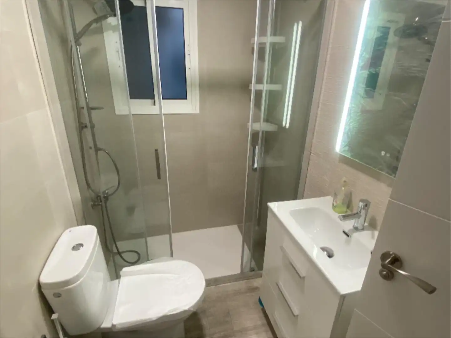 Wohnung zur Miete in Calle Primavera, 5, El Torrejón - El Cerezo Badezimmer von Wohnung zur Miete in Sevilla Capital mit Klimaanlage
