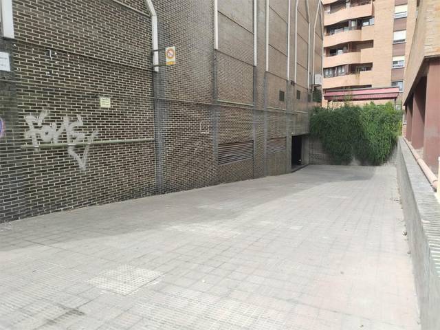 Garaje en Alquiler en Calle Profesor Adolfo Miaja de la Muela, 18 en Parquesol