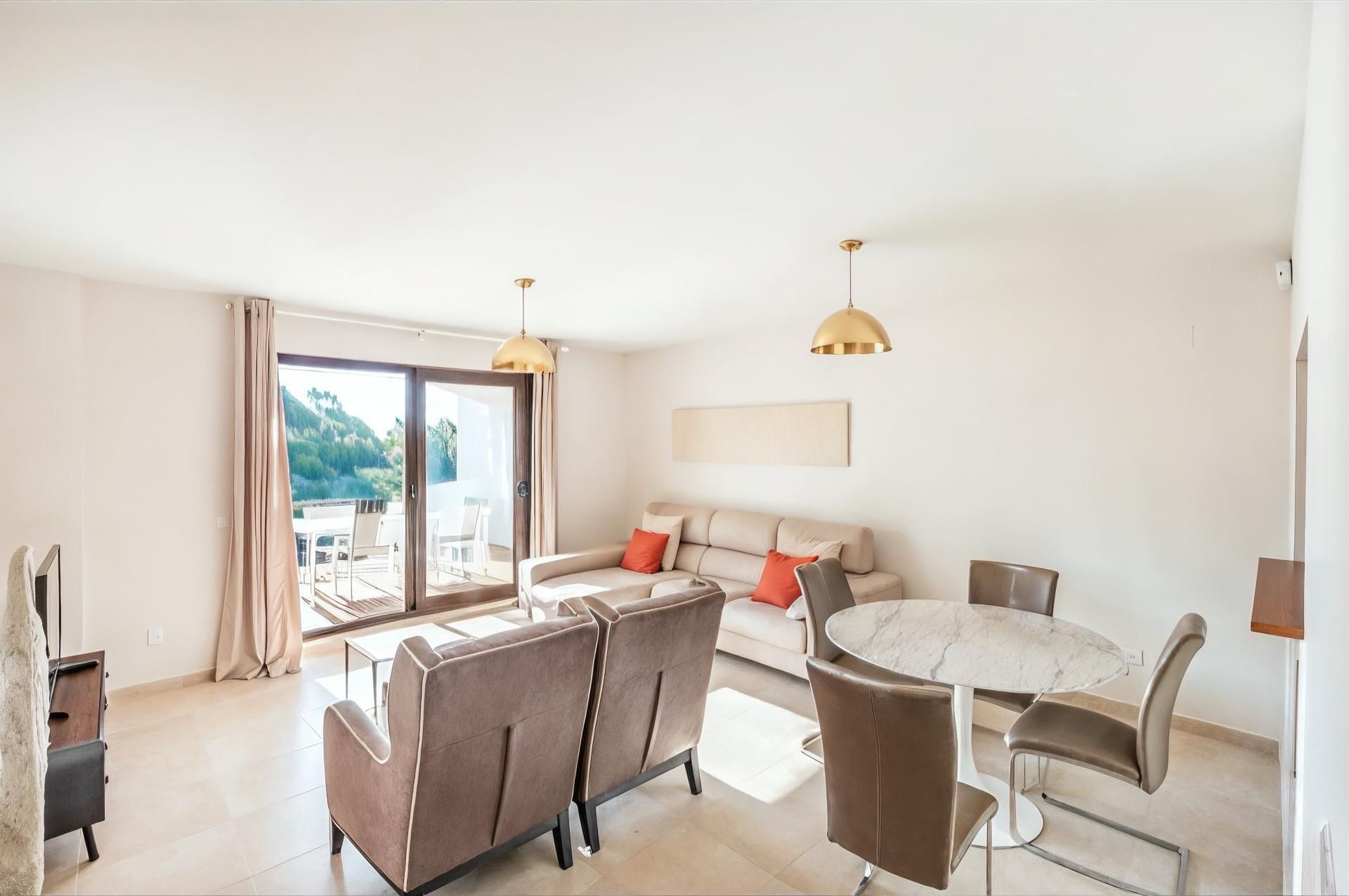 Living room of Apartment for sale in Marbella  with Air Conditioner, Terrace and Swimming Pool