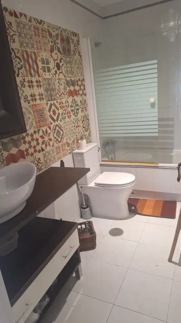 Baño de Piso para compartir en Jerez de la Frontera con Aire acondicionado, Jardín privado y Piscina