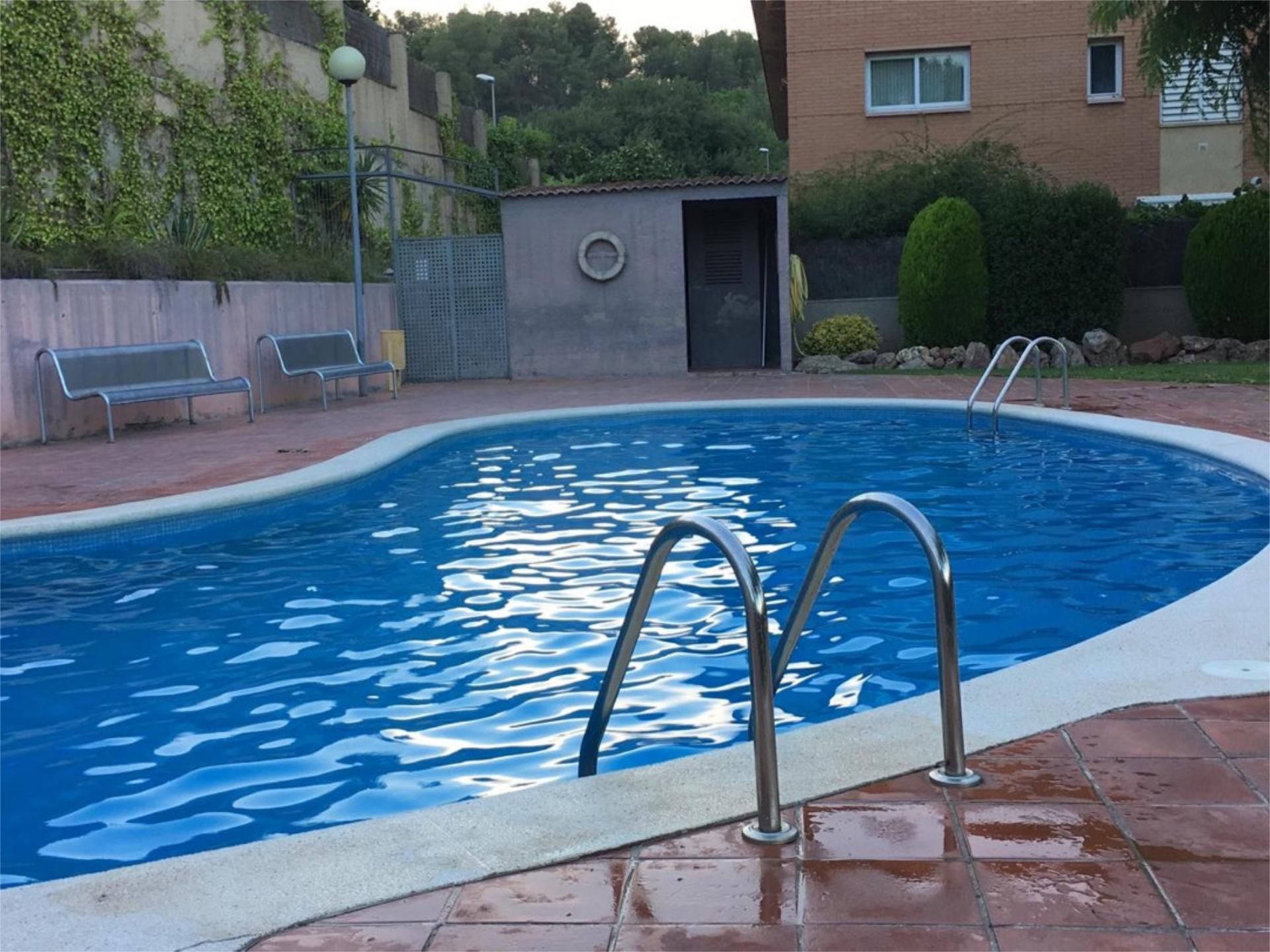 Piscina de Pis en venda en Pallejà amb Aire condicionat, Calefacció i Parquet