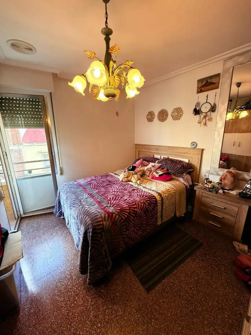 Wohnung zum Verkauf in Carrer Germans Navarro Caracena, 113, San Crispín Schlafzimmer von Wohnung zum Verkauf in Elche / Elx mit Terrasse und Balkon