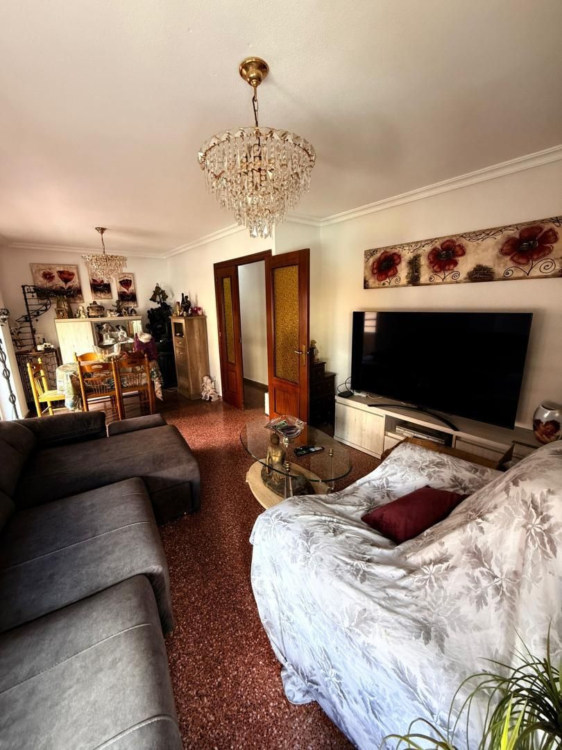 Pis en venda a Carrer Germans Navarro Caracena, 113, San Crispín Sala d'estar de Pis en venda en Elche / Elx amb Terrassa i Balcó