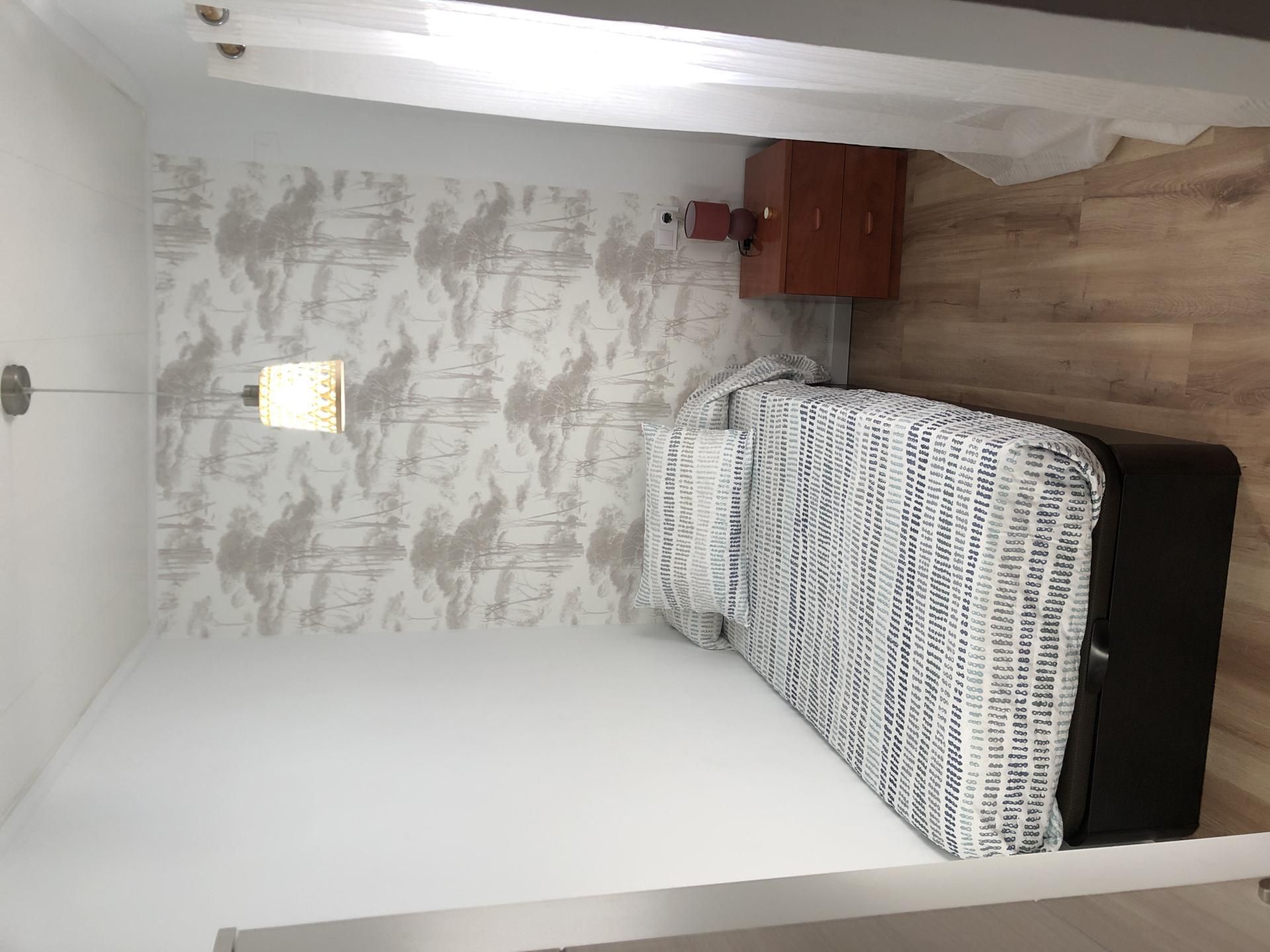 Attic to share in Carrer Pintor Sorolla, 18, Playa Puerto de Sagunto Bedroom of Attic to share in Sagunto / Sagunt  with Air Conditioner, Parquet flooring and Terrace