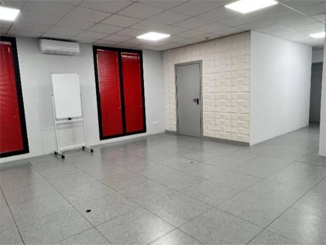 Local comercial en Venta en Calle Patrimonio Mundial, 7 en La Montaña - El Cortijo