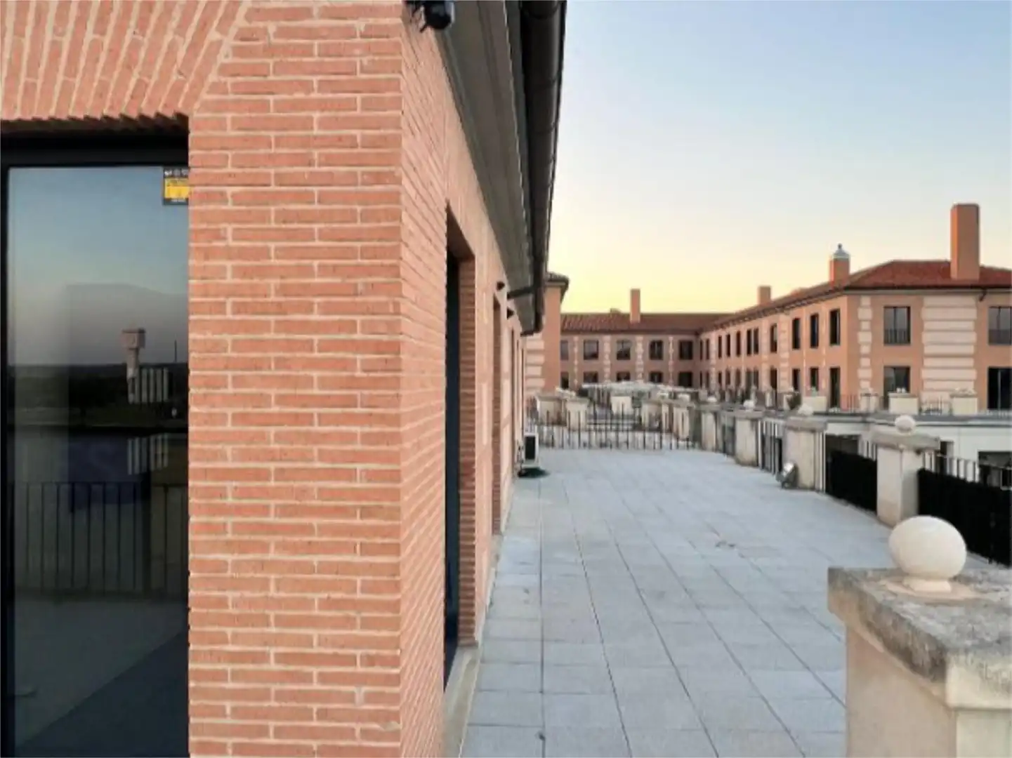 Außenansicht von Geschaftsraum zum Verkauf in Aranjuez mit Klimaanlage und Heizung