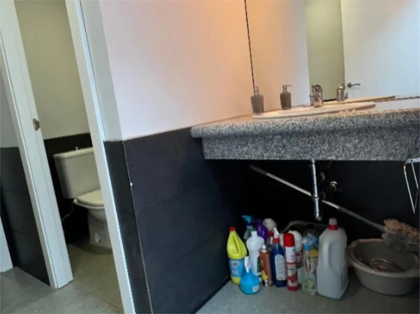 Badezimmer von Geschaftsraum zum Verkauf in Aranjuez mit Klimaanlage und Heizung