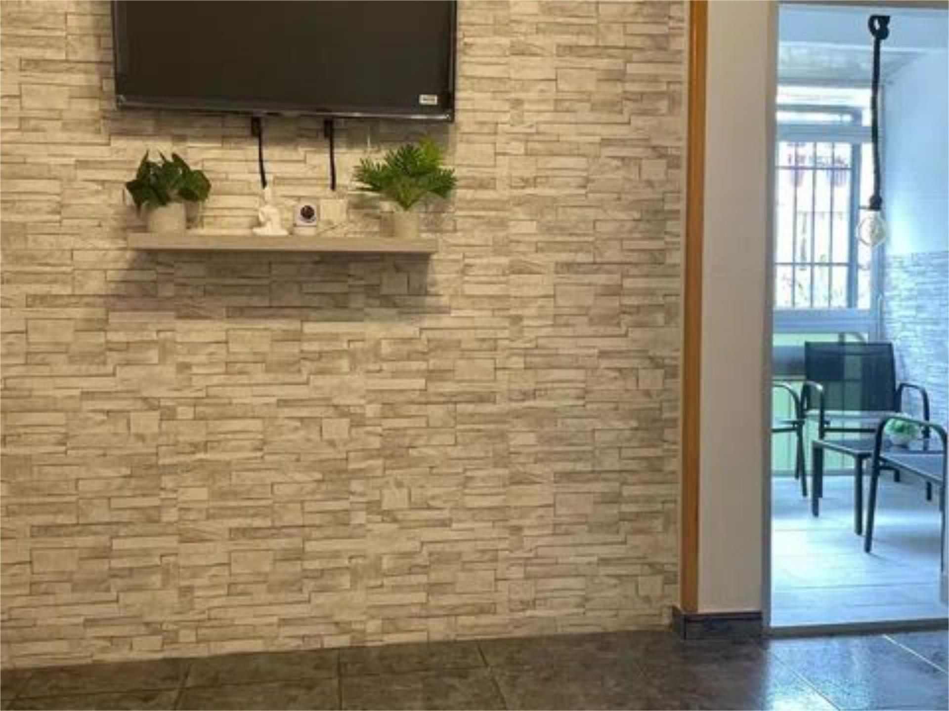 Flat for sale in  Granada Capital  with Air Conditioner and Terrace