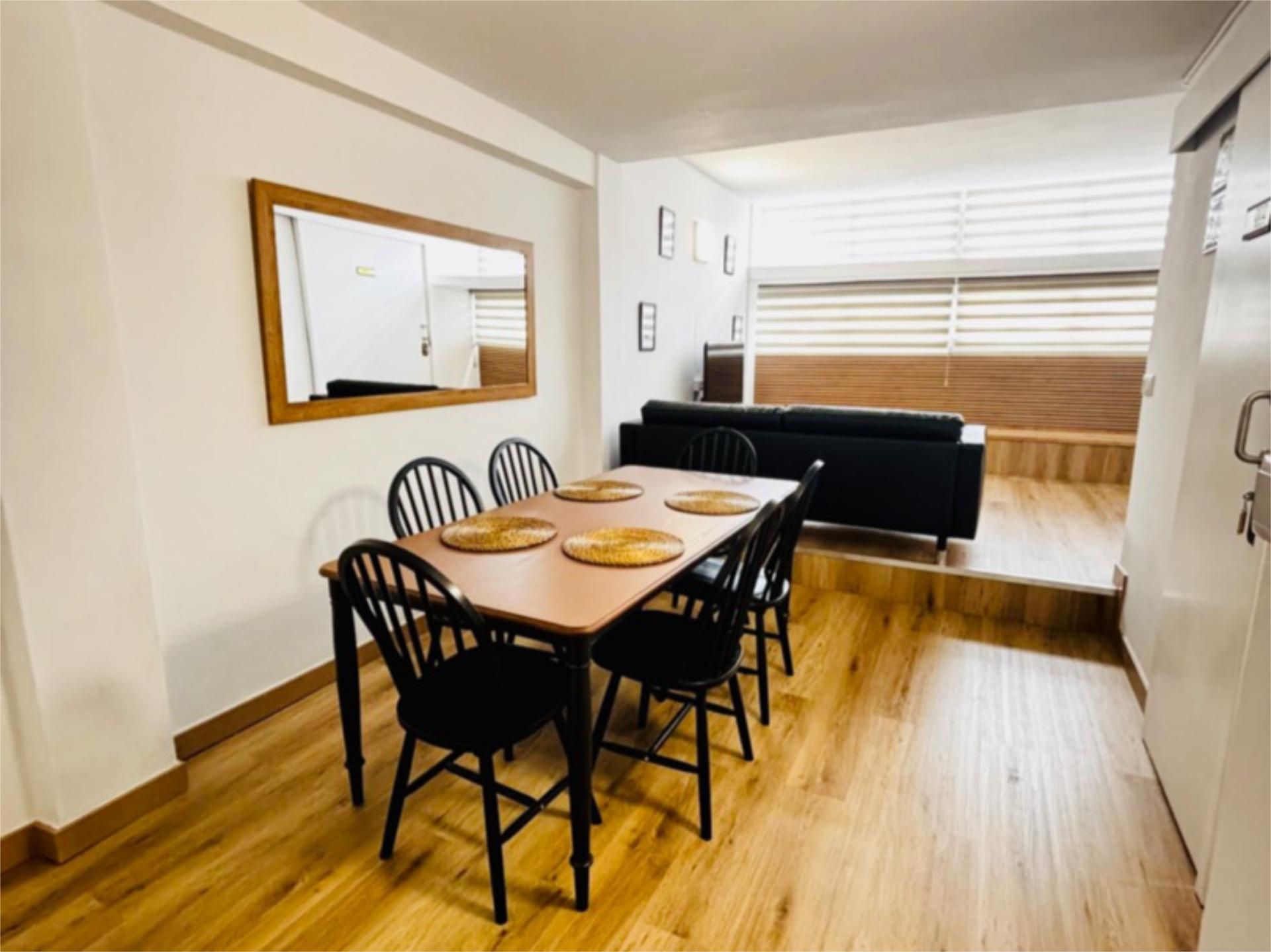 Dining room of Flat to share in A Coruña Capital   with Heating, Parquet flooring and Terrace