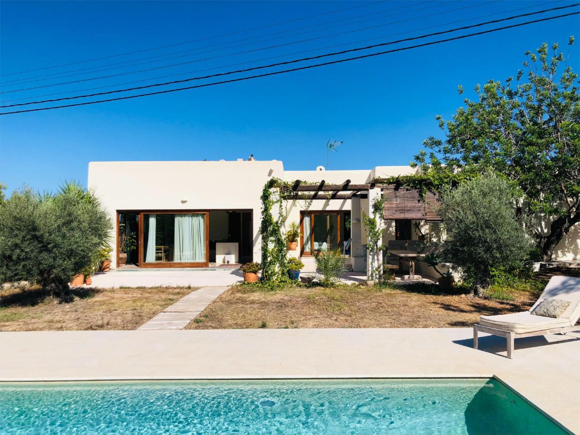Exterior view of Country house for sale in Santa Eulària des Riu  with Heating, Private garden and Parquet flooring