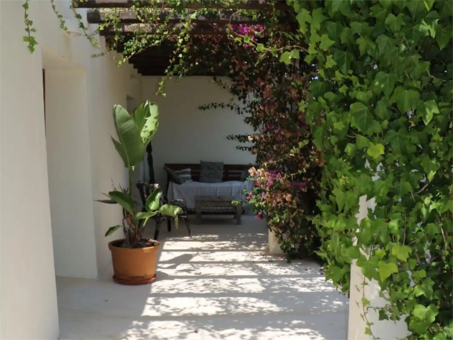 Finca rústica en venta en Sant Carles Terraza de Finca rústica en venta en Santa Eulària des Riu con Calefacción, Jardín privado y Parquet