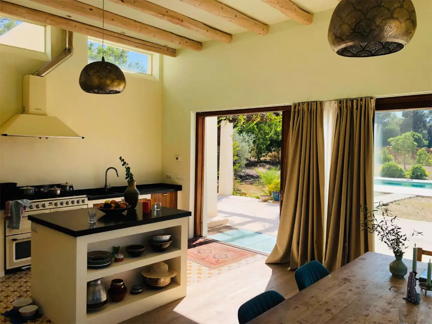 Finca rústica en venta en Sant Carles Cocina de Finca rústica en venta en Santa Eulària des Riu con Calefacción, Jardín privado y Parquet