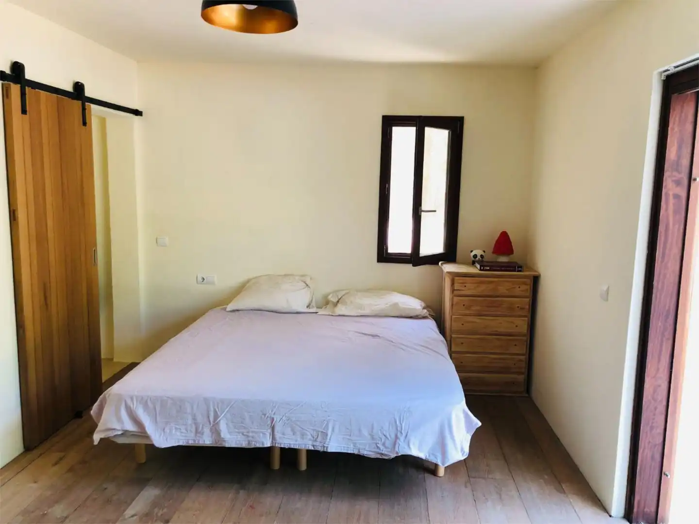 Finca rústica en venta en Sant Carles Habitación de Finca rústica en venta en Santa Eulària des Riu con Calefacción, Jardín privado y Parquet