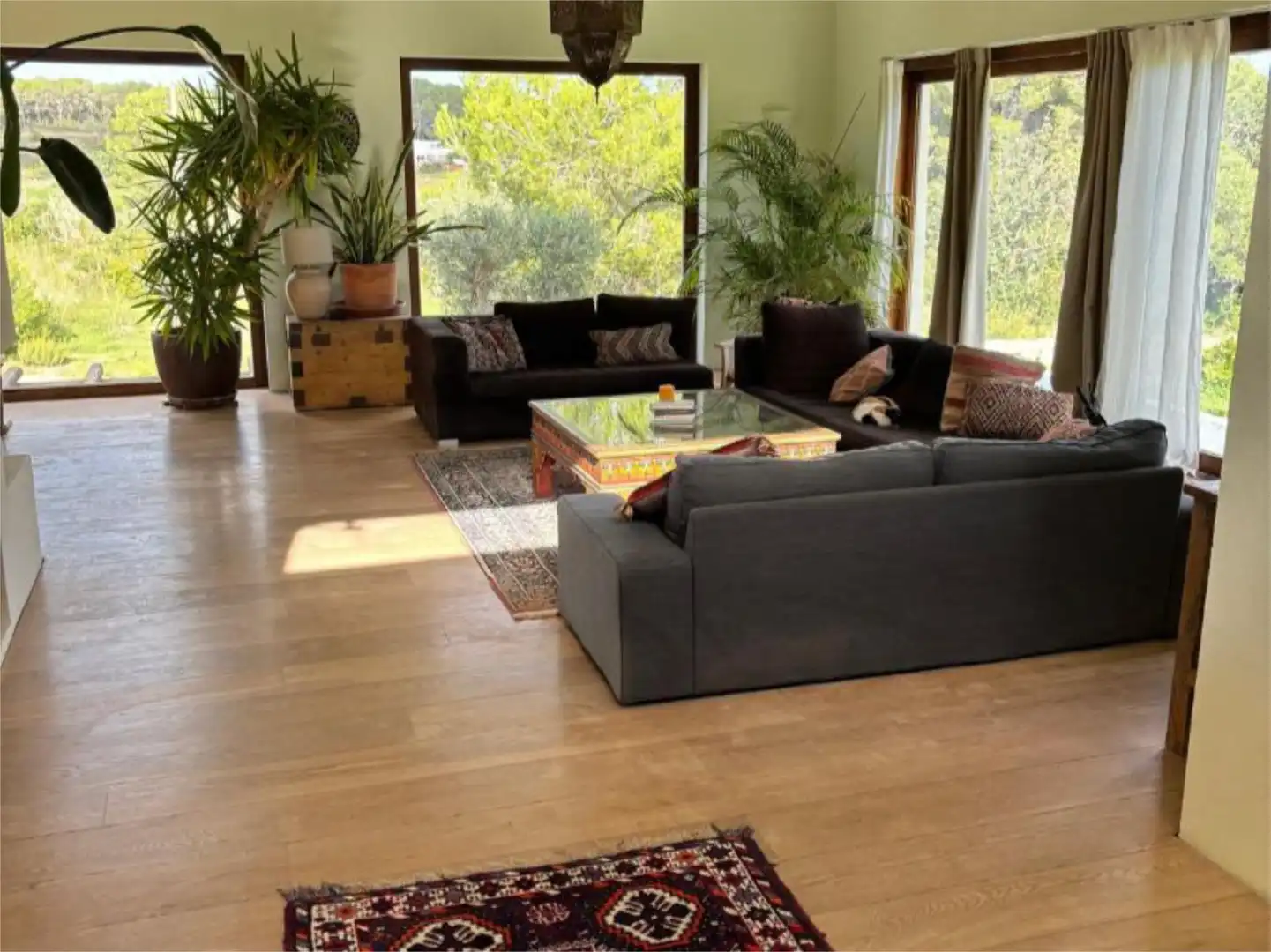 Finca rústica en venta en Sant Carles Sala de estar de Finca rústica en venta en Santa Eulària des Riu con Calefacción, Jardín privado y Parquet