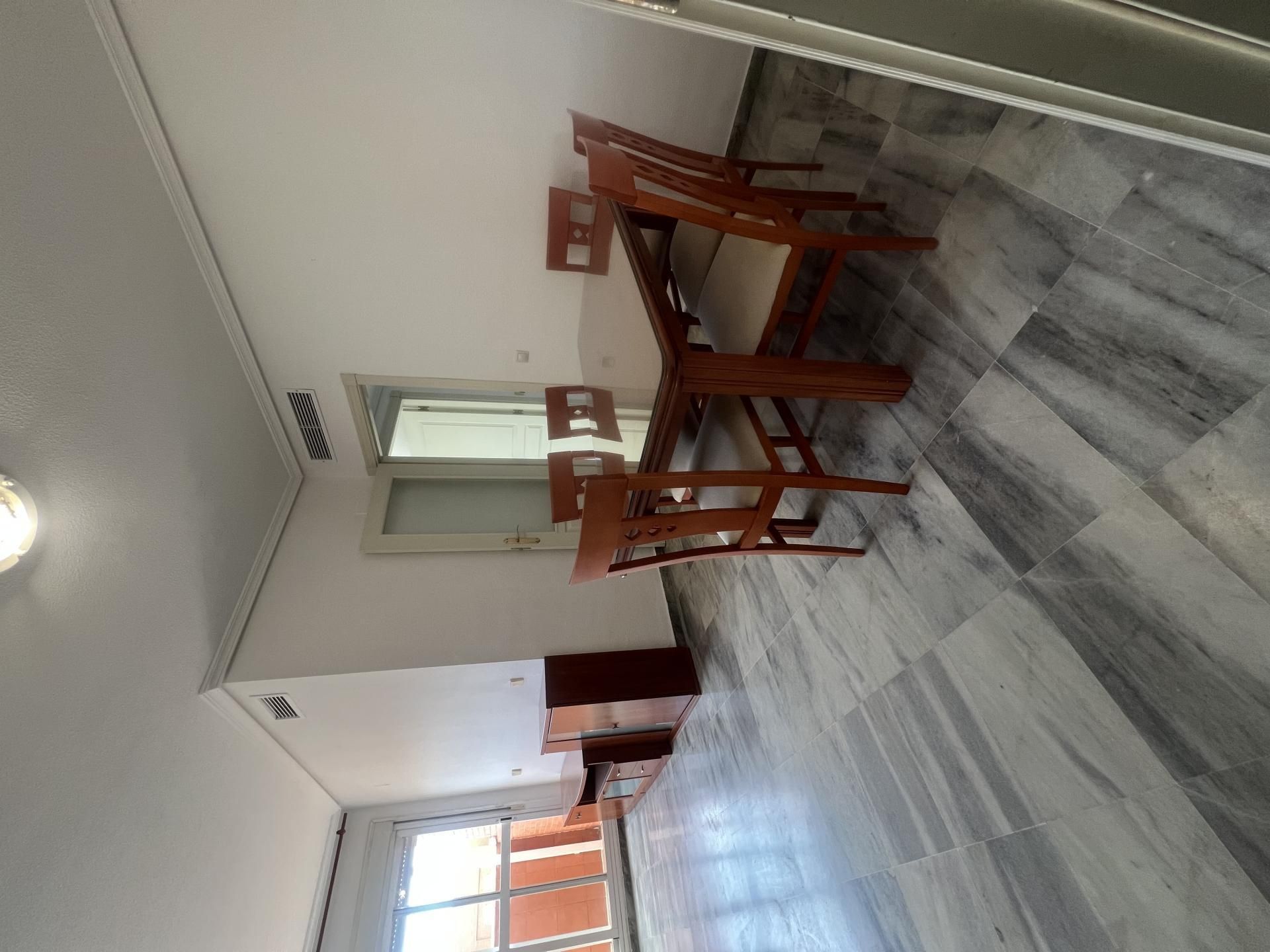 Pis en venda a Calle Cueva de Menga, 3, Urbadiez - Entrepuentes Menjador de Pis en venda en  Sevilla Capital amb Aire condicionat, Terrassa i Piscina