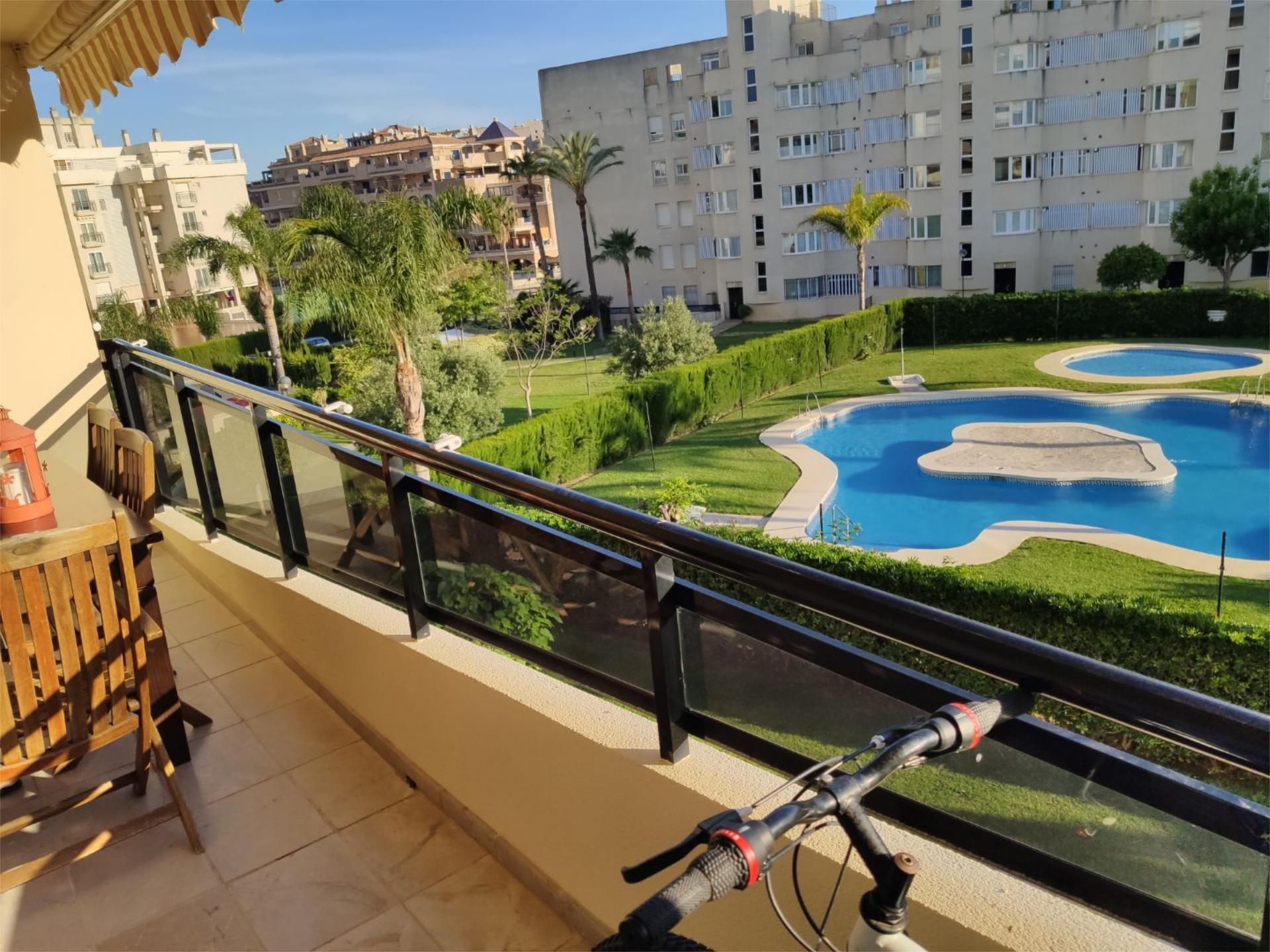 Pis de lloguer a Calle Brigitte Bardot, 5, Playamar - Benyamina Vista exterior de Pis de lloguer en Torremolinos amb Aire condicionat, Calefacció i Terrassa