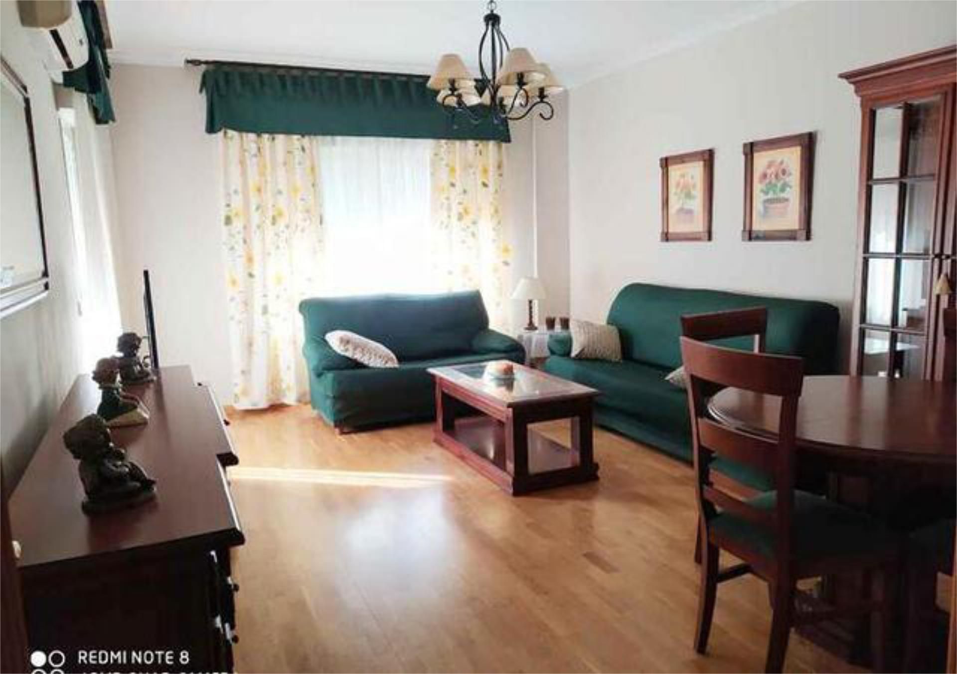 Sala d'estar de Pis de lloguer en Mora amb Calefacció, Terrassa i Moblat